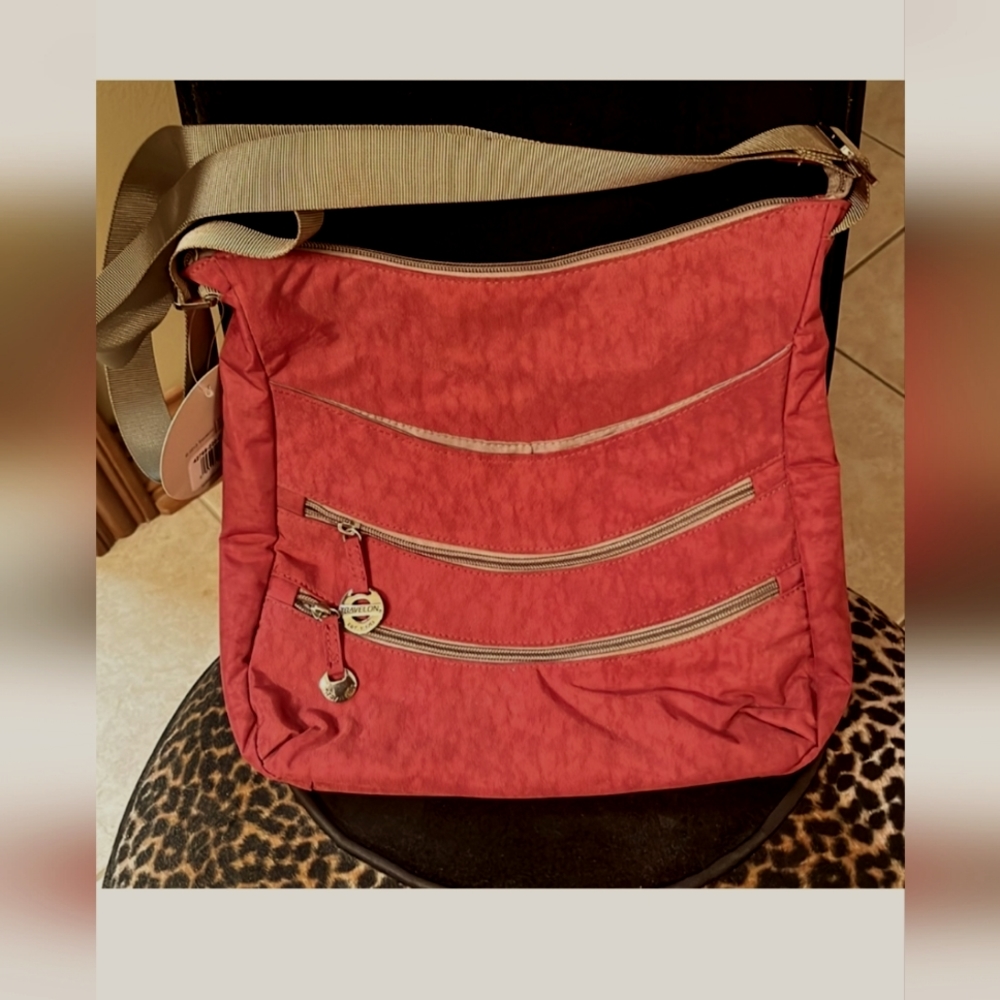TRAVELON BAG crossbody with  4 zip compartments NICE